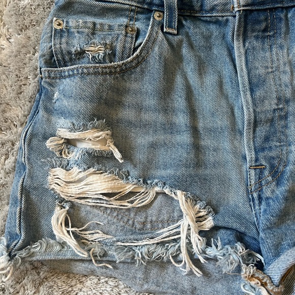 Levi’s 501 Distressed Shorts - Picture 2 of 12